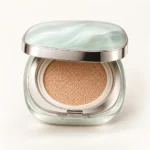 AI-generated illustration of La Mer The Luminous Lifting Cushion Foundation SPF 20 Refill; actual packaging may differ.